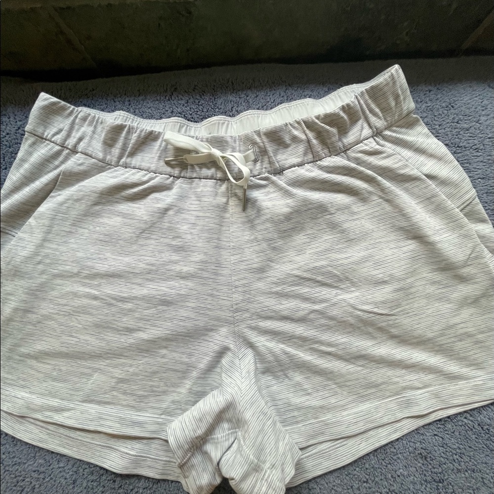 Lululemon On the fly Athletics size 12
